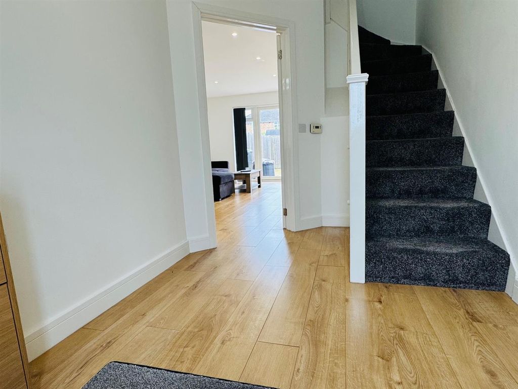 Property photo 2 of 18 Large Entrance Hallway: