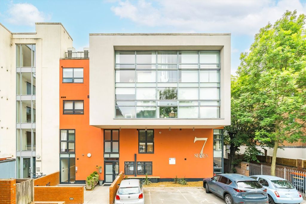 Property photo 1 of 5
