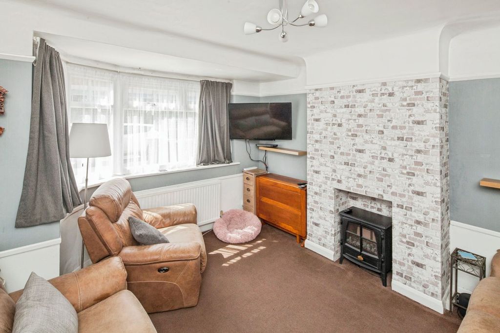 Property photo 2 of 14