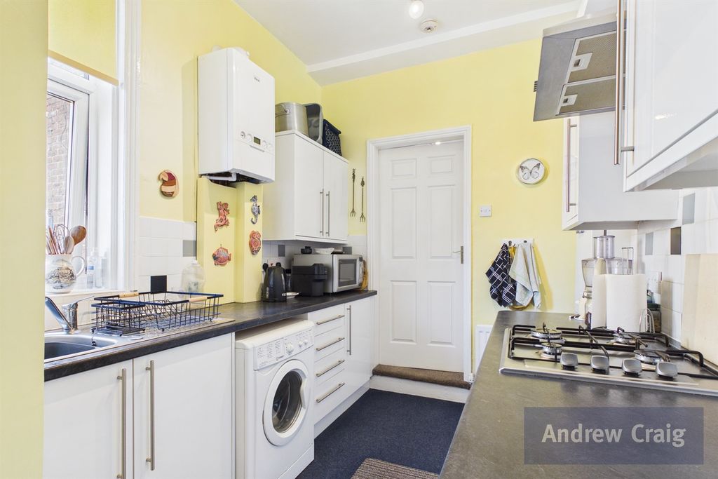 Property photo 3 of 13 Kitchen