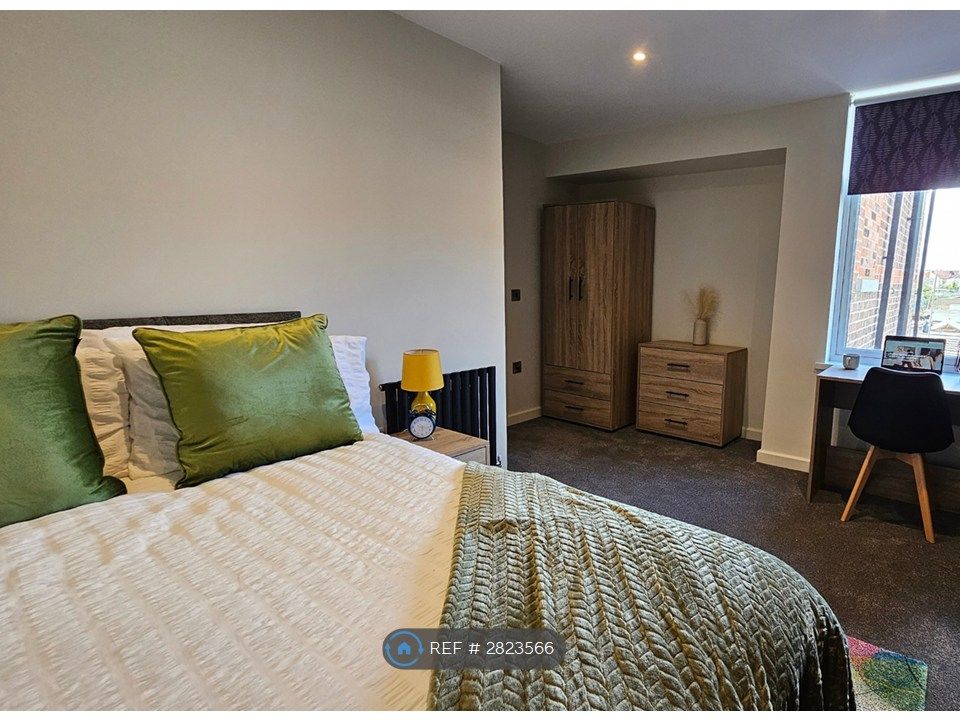 Property photo 1 of 7 Room 4