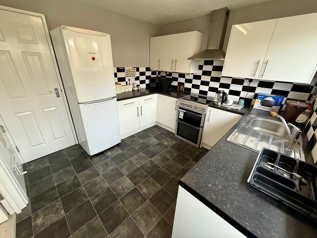 Property photo 2 of 17 Image