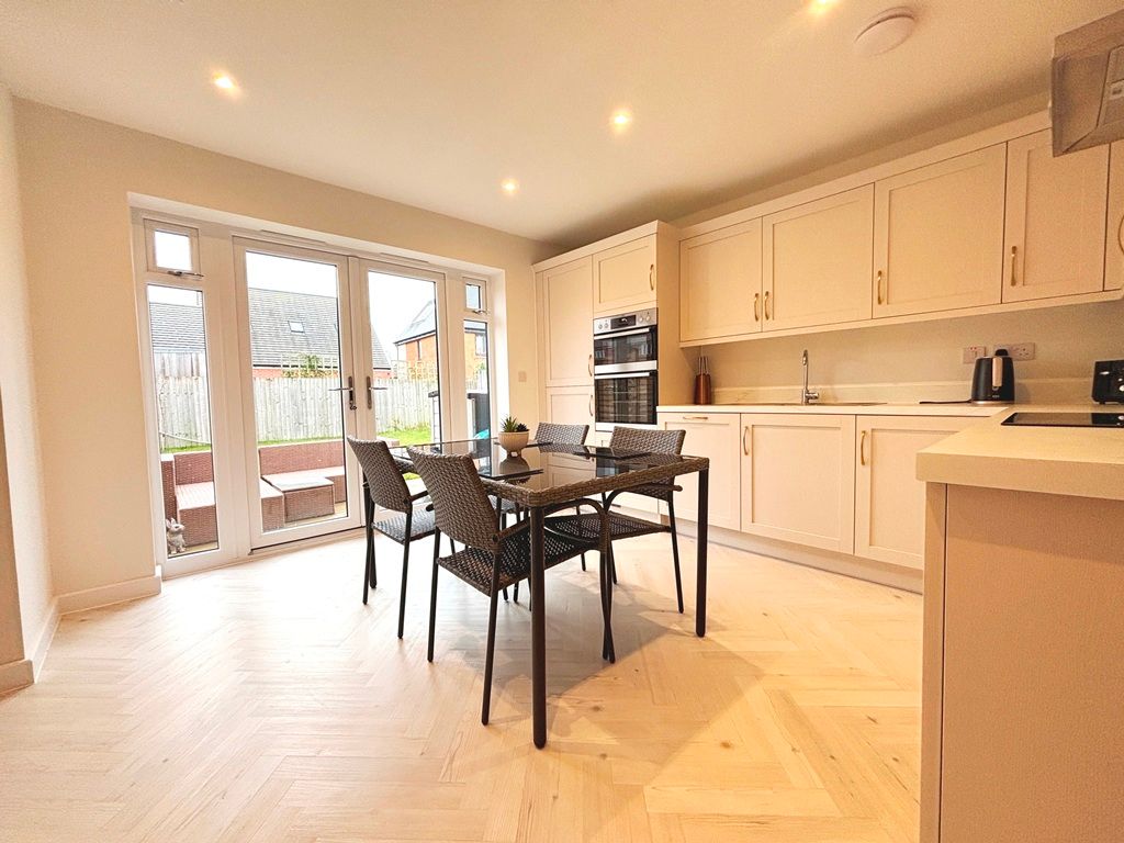 Property photo 2 of 12 Kitchen/Diner