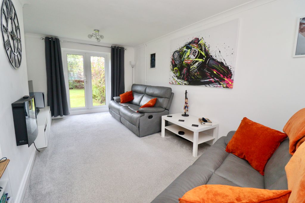 Property photo 2 of 17 Img_5019