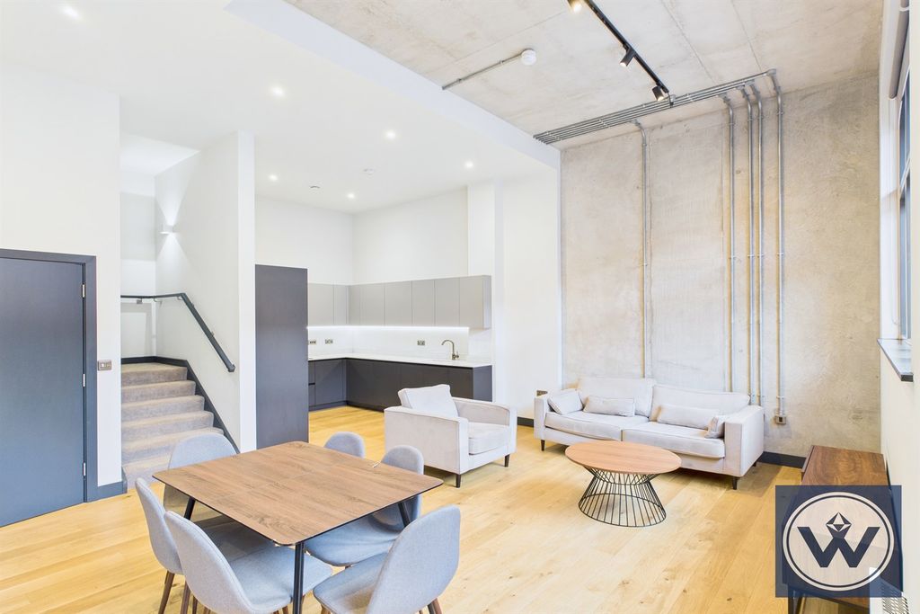 Property photo 1 of 14 (Main)