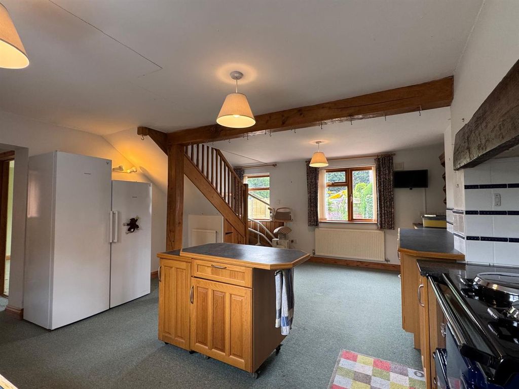 3 bed end terrace house for saleThe Knapp, Bromyard HR7 photo 4
