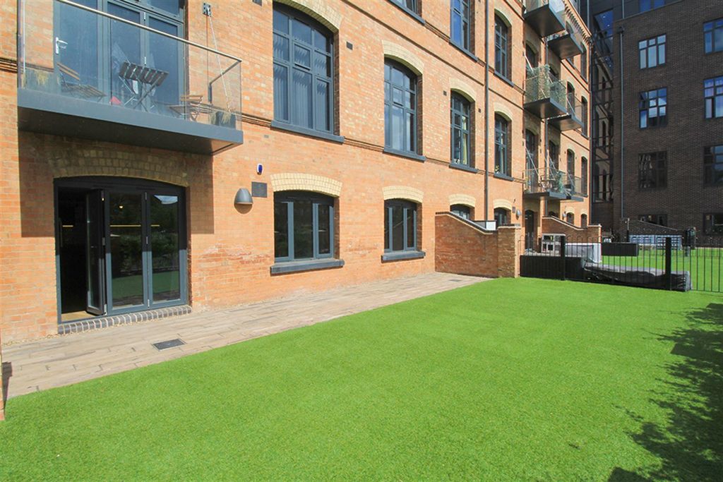 Property photo 2 of 33 Garden