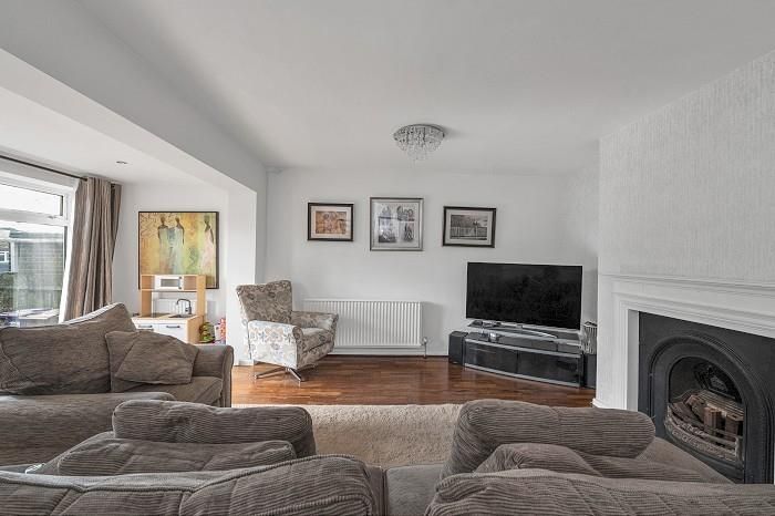 Property photo 2 of 12 21-Bury-Lane-02-700.Jpg