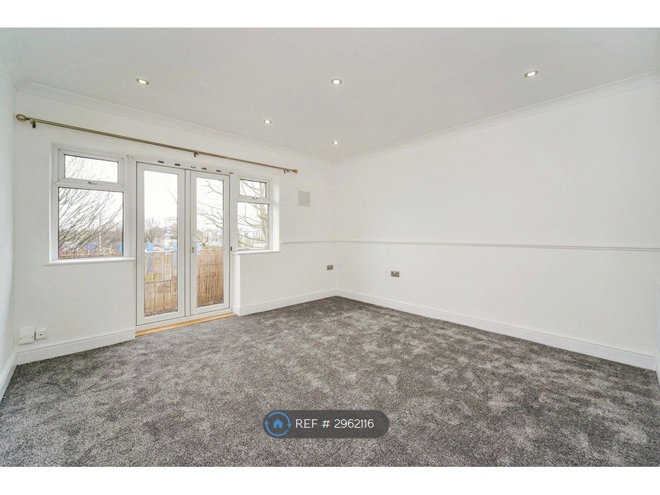 Property photo 2 of 19 Living Room