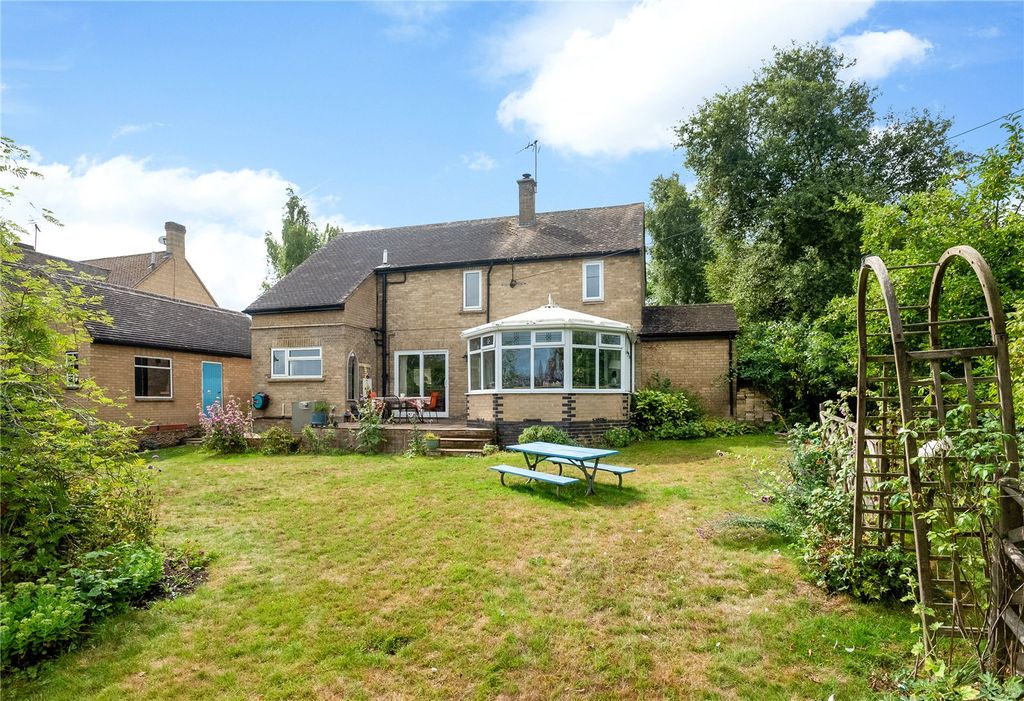 Property photo 2 of 19 Picture No. 17