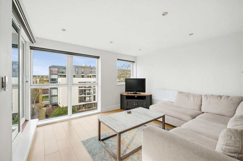 Property photo 2 of 12 Image