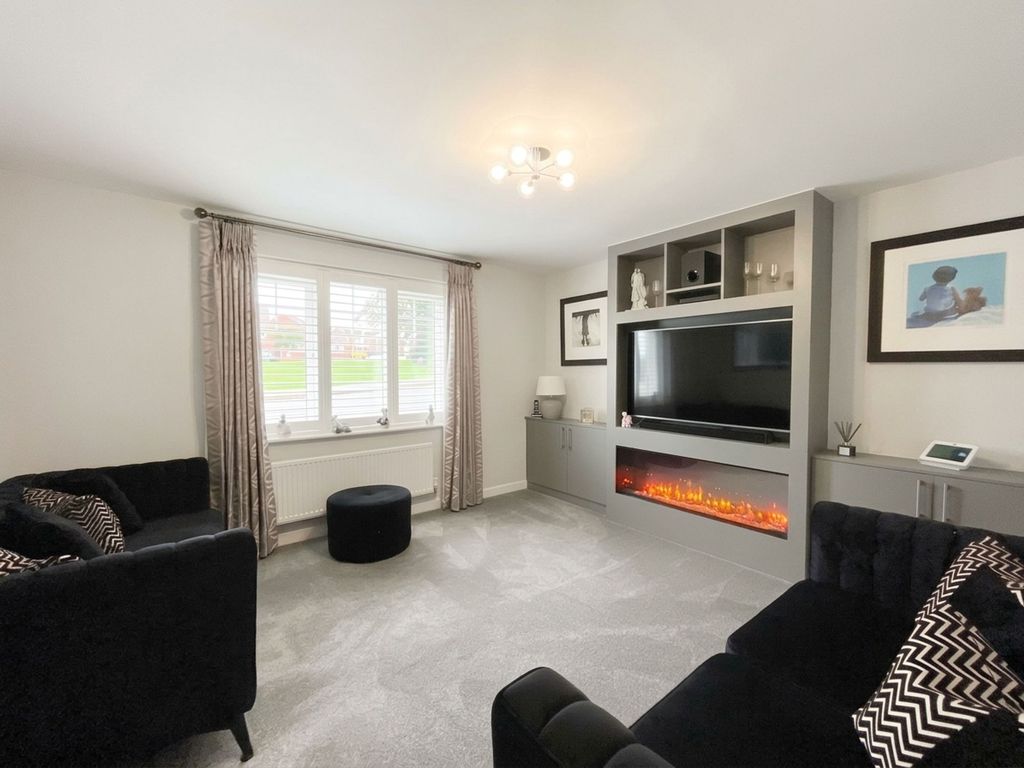 Property photo 3 of 31