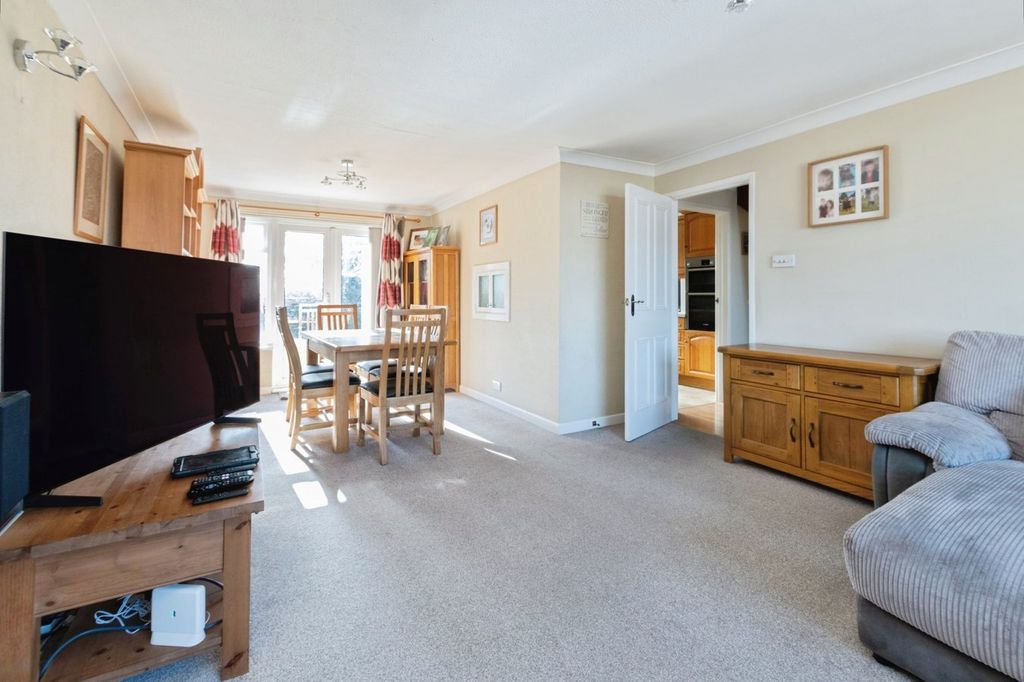 Property photo 2 of 25