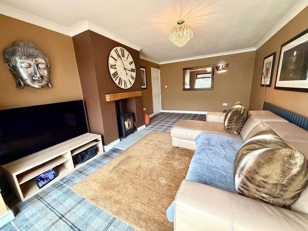 Property photo 3 of 15 Lounge