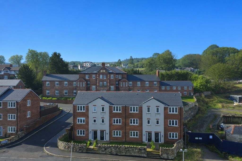 Property photo 1 of 22 Front