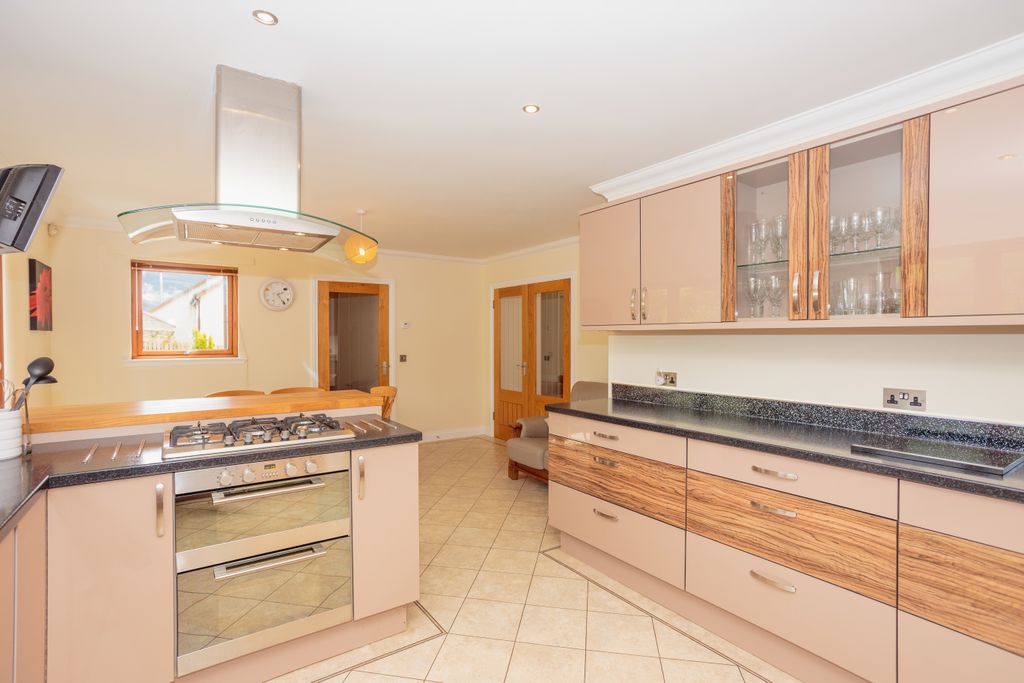 Property photo 3 of 55 Kitchen/Diner