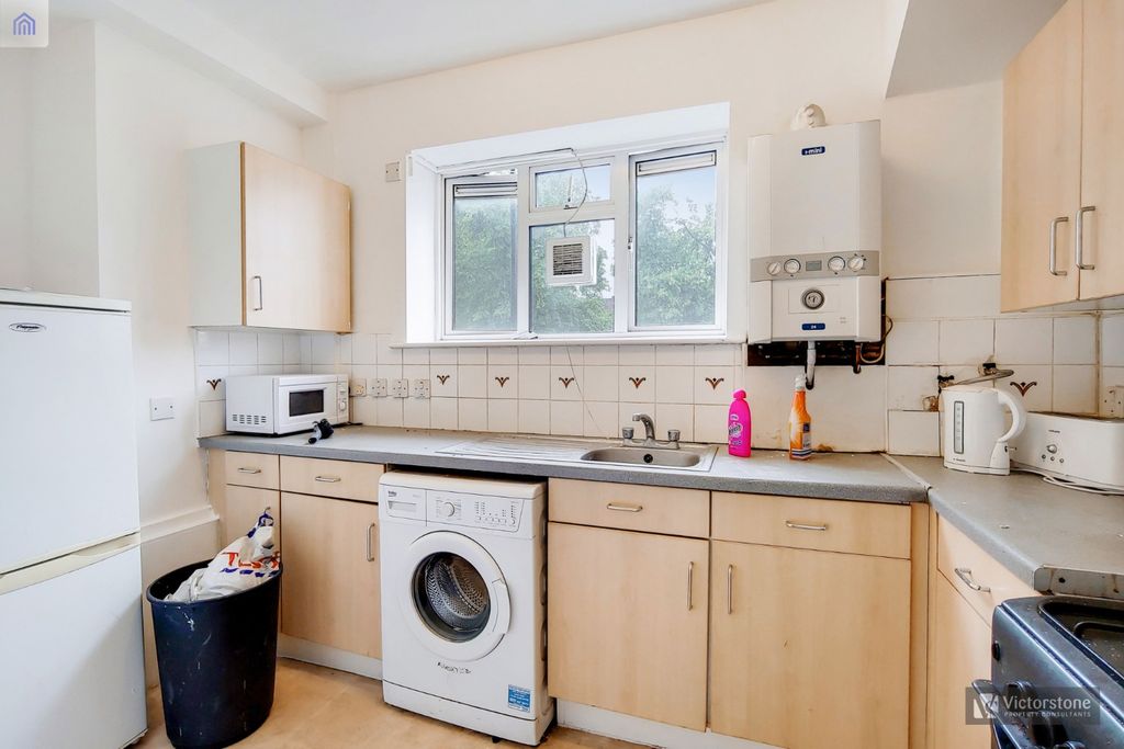 Property photo 2 of 13 1506583