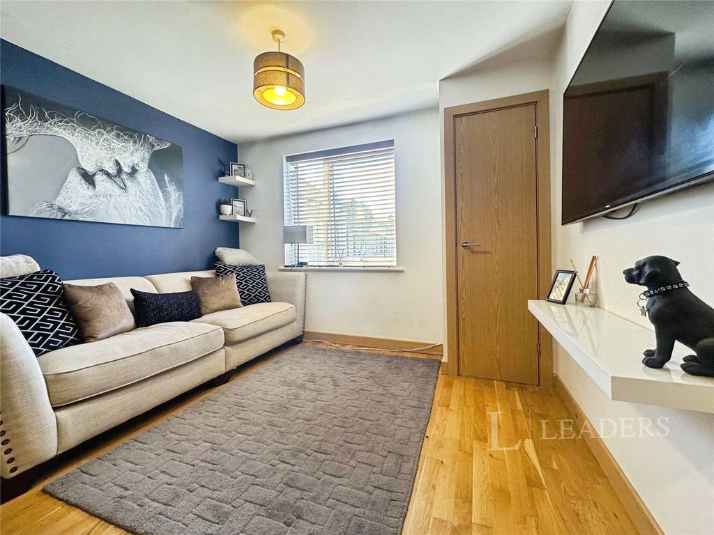 Property photo 2 of 13 Picture No. 92