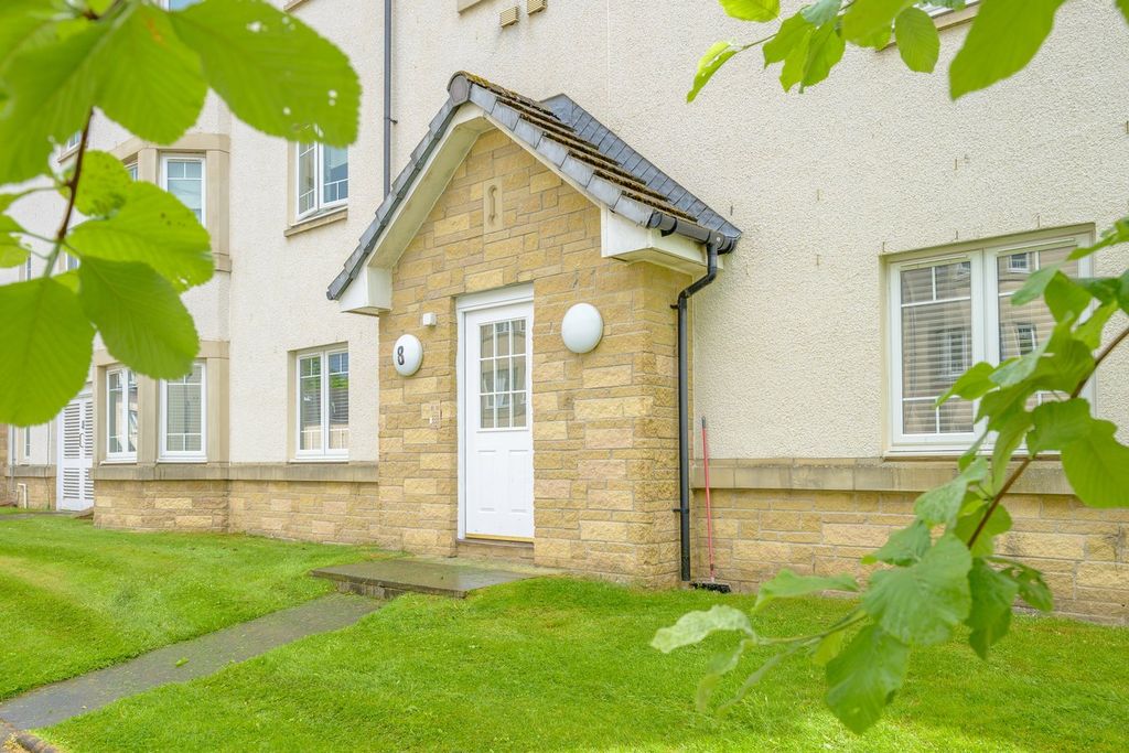 Property photo 2 of 20
