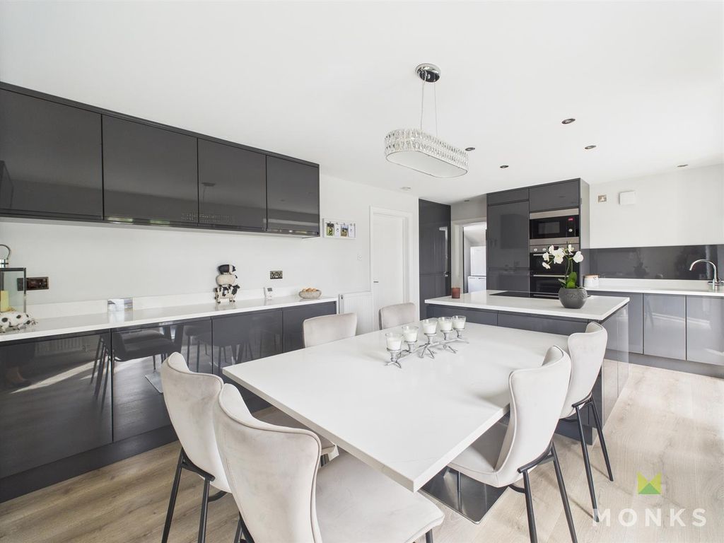 Property photo 2 of 48 Cam01520G0-Pr0252-Still023.Jpg