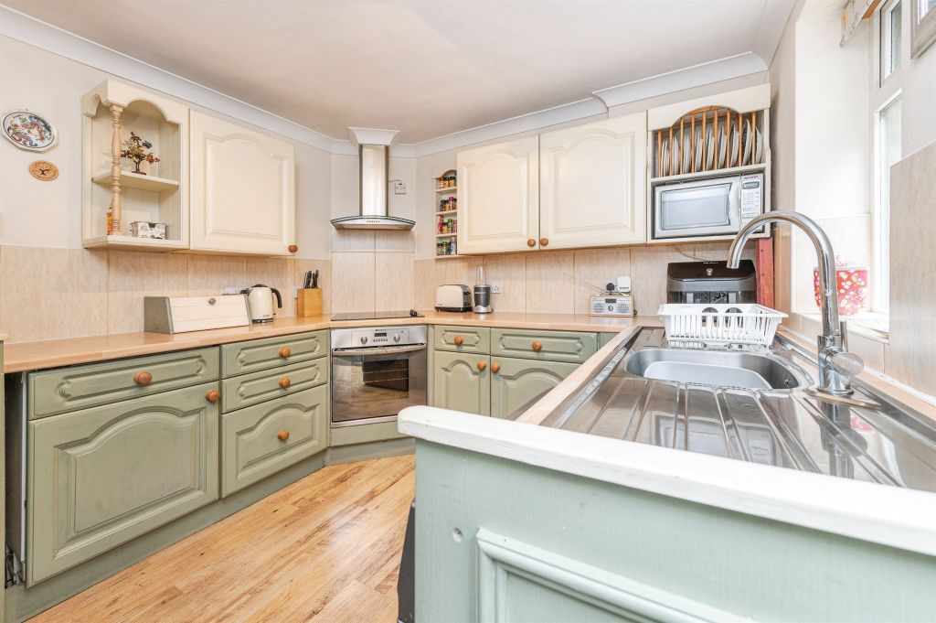Property photo 3 of 14