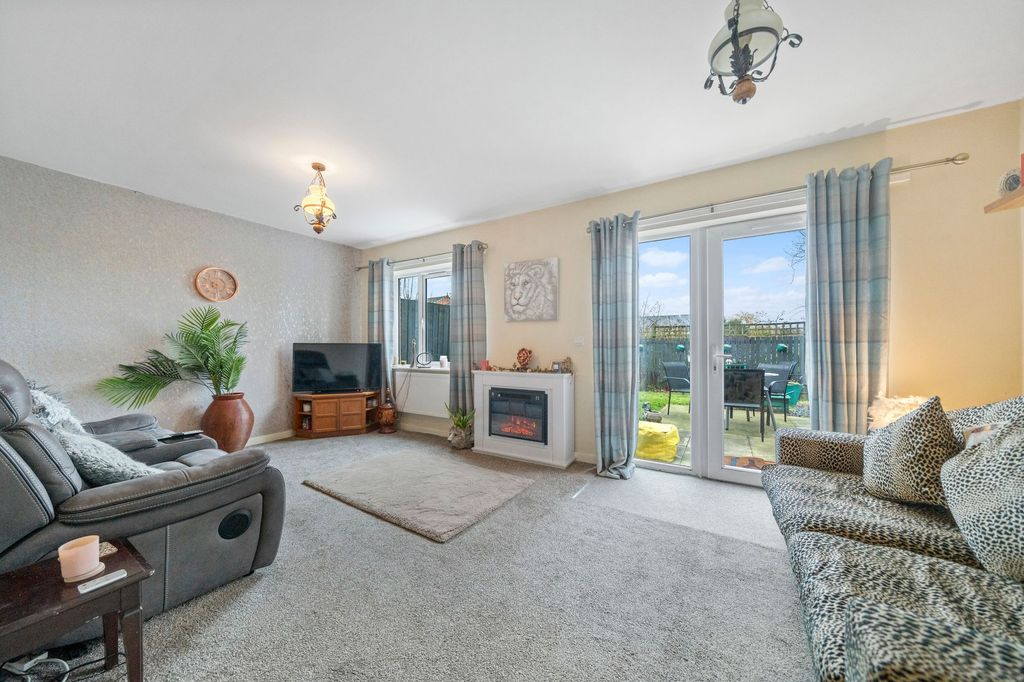 Property photo 3 of 20