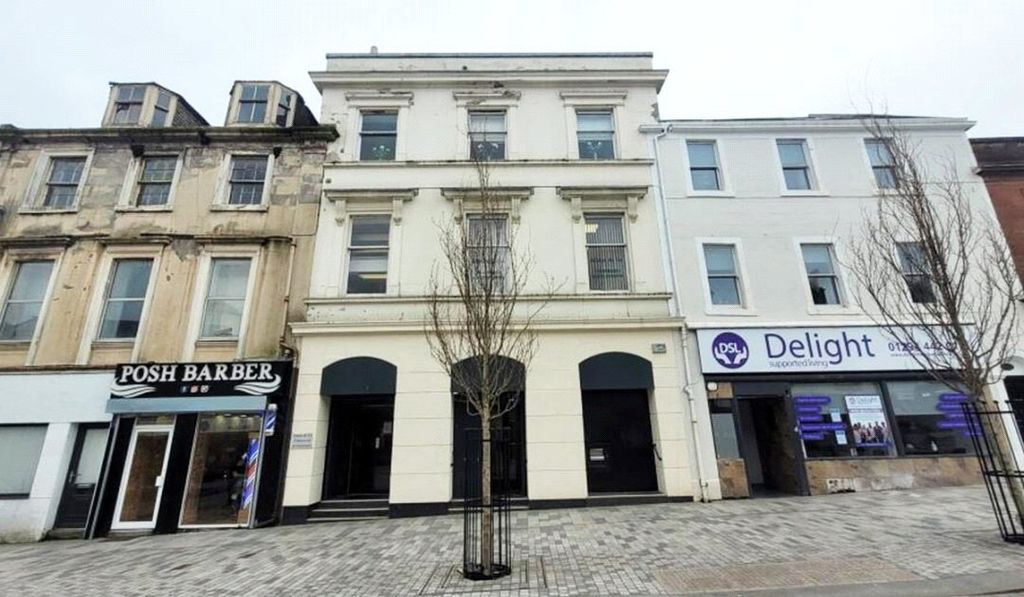 Property photo 1 of 19 Picture No. 01