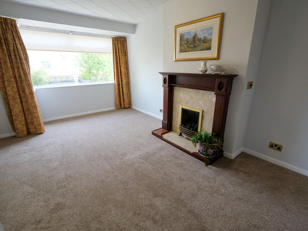 Property photo 2 of 10 Living Room