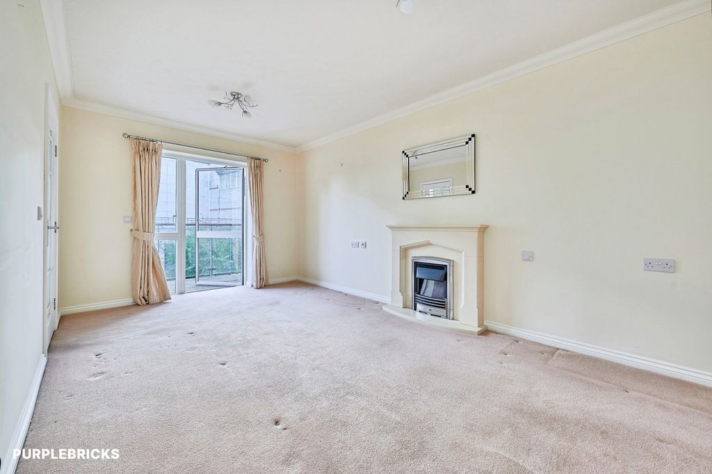 Property photo 2 of 37