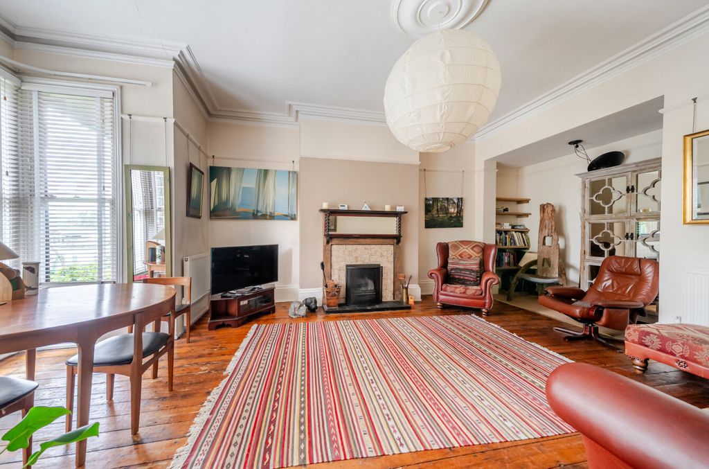 Property photo 3 of 17 1497511-17-6A6083...