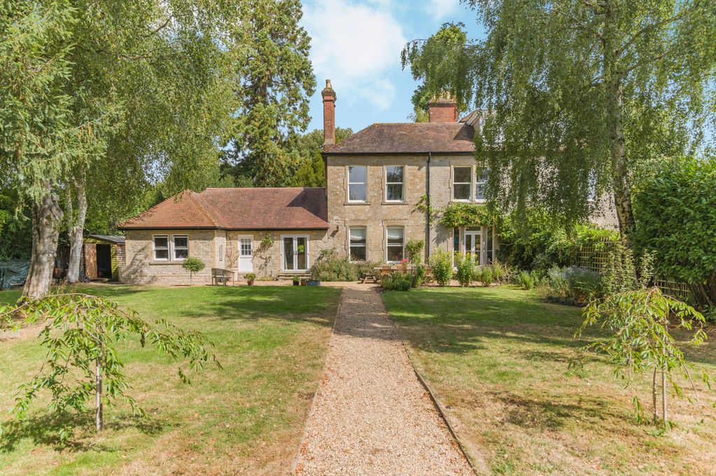 Property photo 1 of 15 House