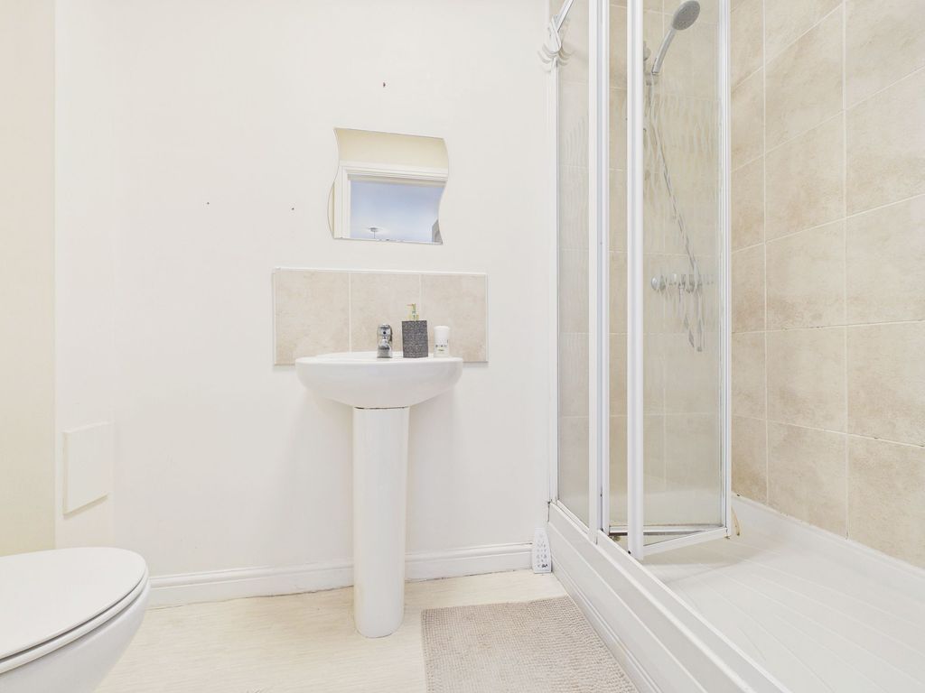 Property photo 3 of 9 En-Suite