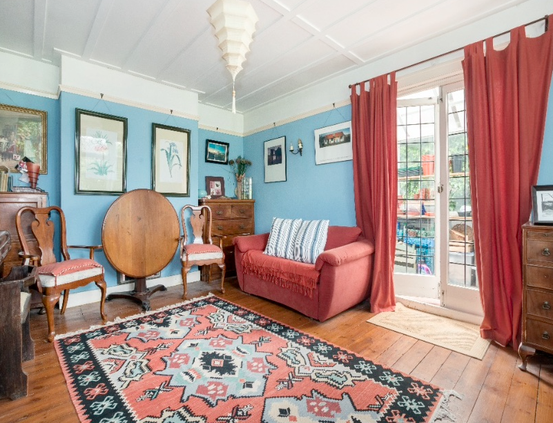 Property photo 3 of 10 Dining Room