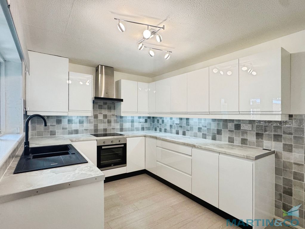 Property photo 2 of 13 F0B4ce3A-8-43A2-9Baa-D576939611Af-1879-0000009B308