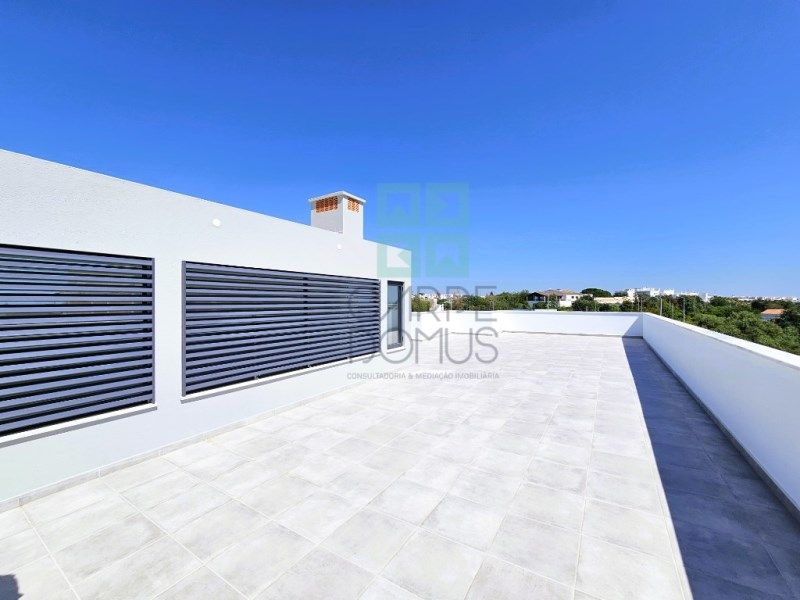 Property photo 2 of 33