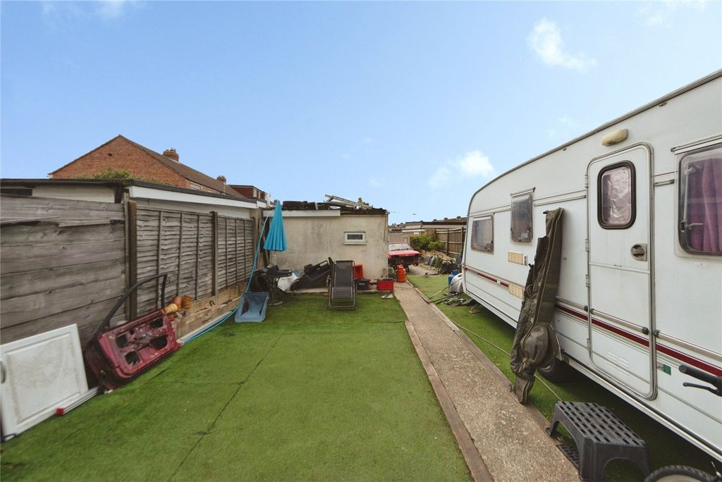Property photo 2 of 28 Picture No. 43