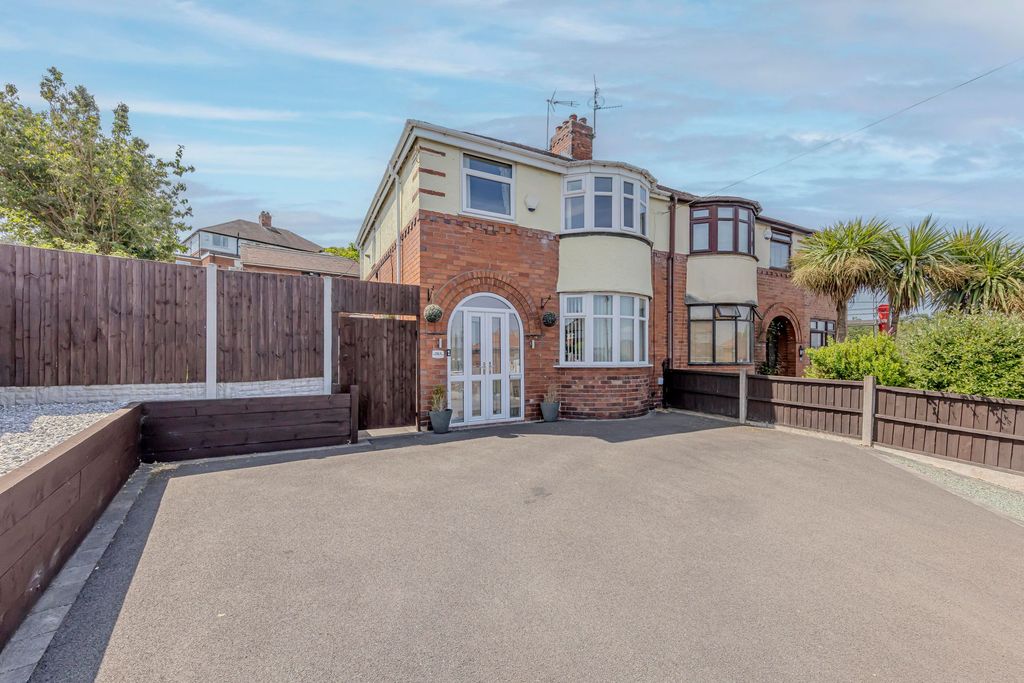 Property photo 1 of 31