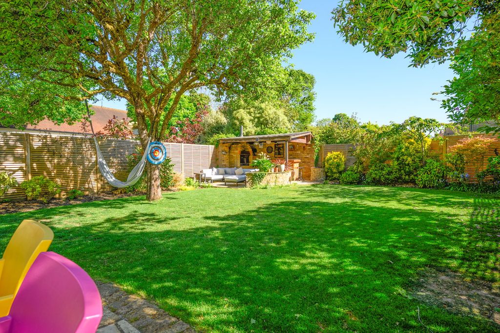 Property photo 2 of 27