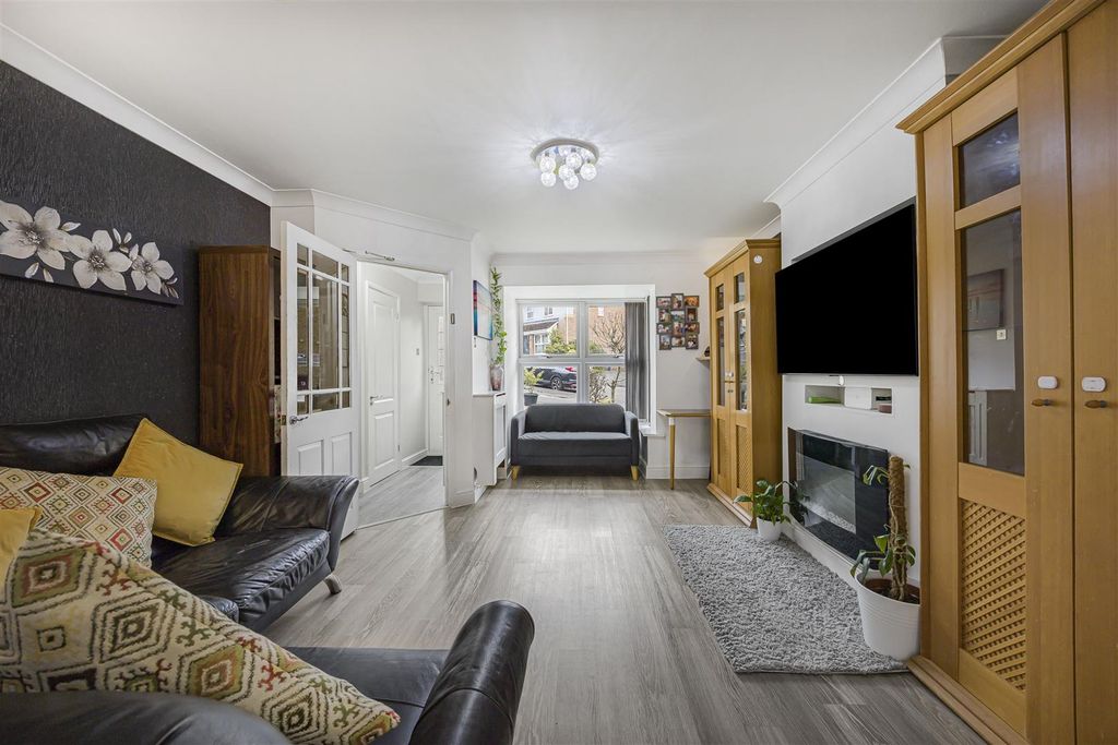 Property photo 2 of 30 7_76634.Jpg