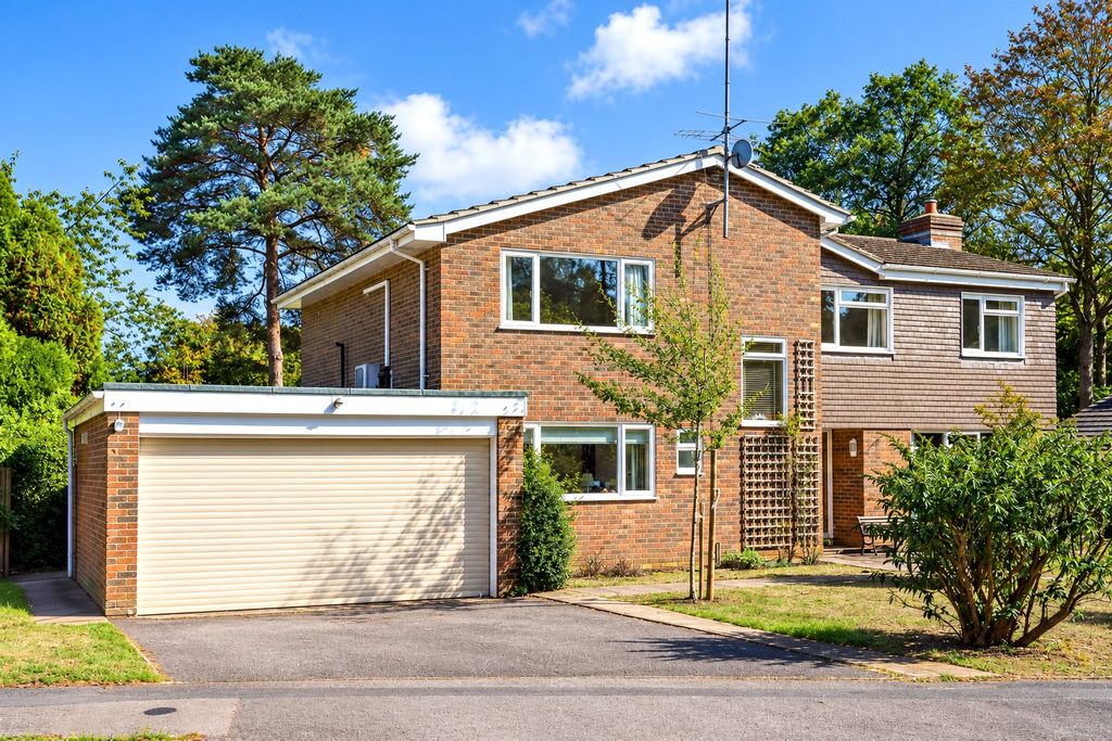 Property photo 2 of 34 Picture No. 09