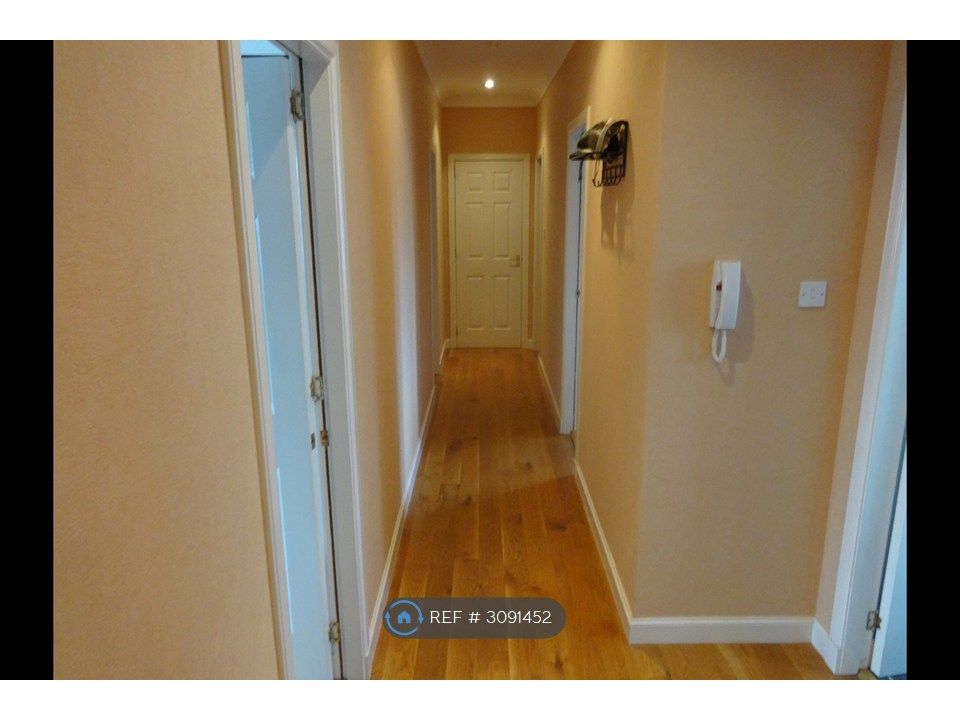 Property photo 3 of 9 Hall
