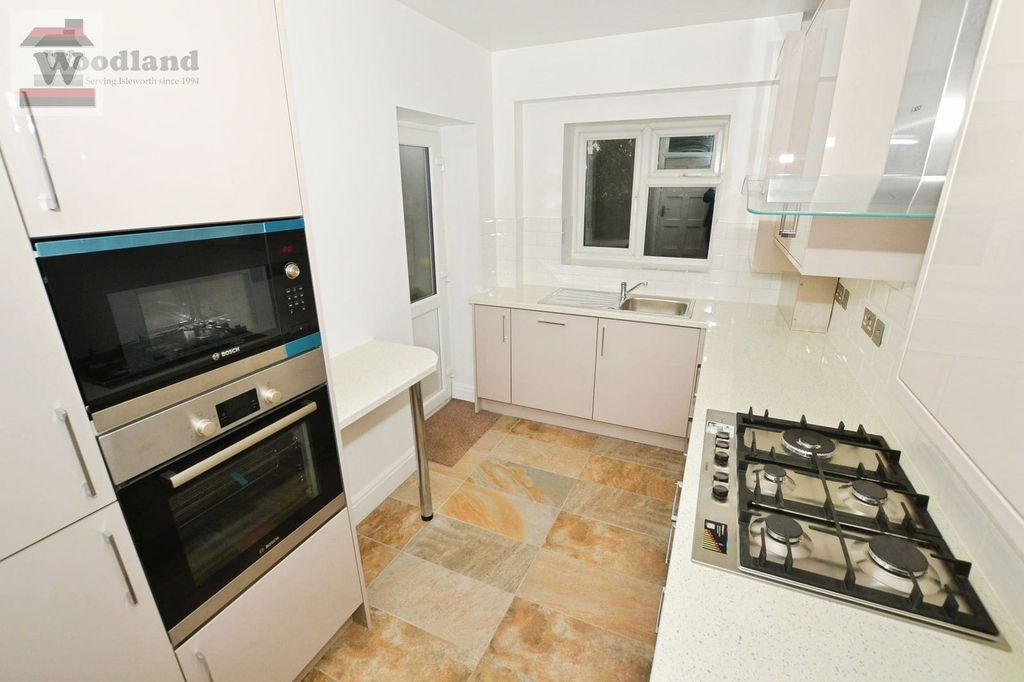 Property photo 2 of 7