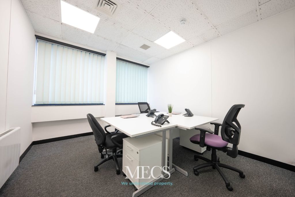 Property photo 1 of 10 4005931