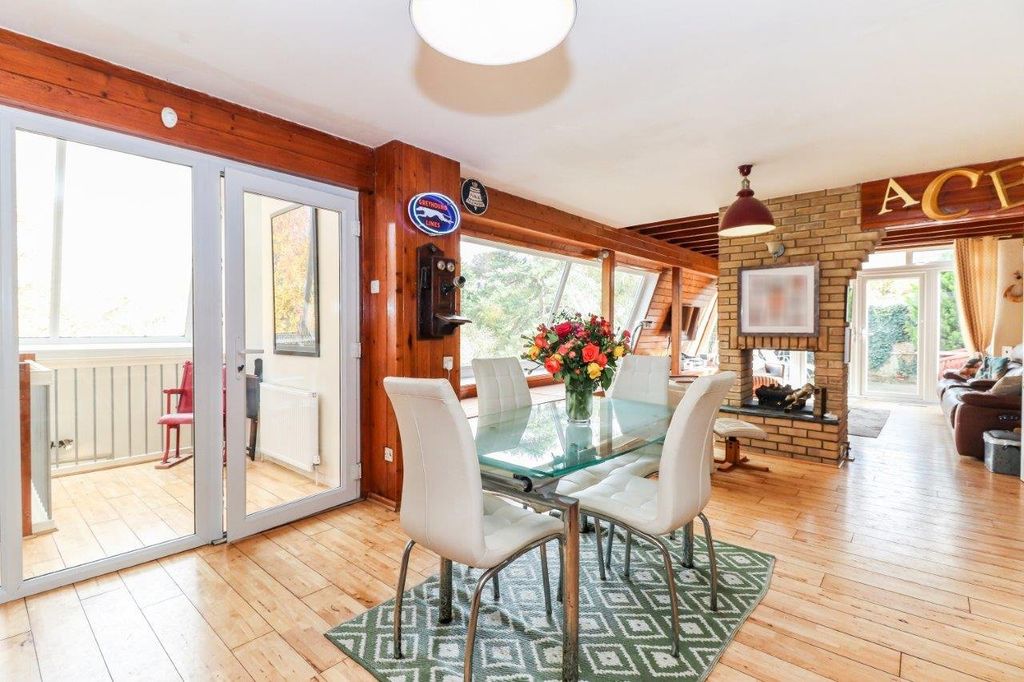 Property photo 3 of 20 Dining Room