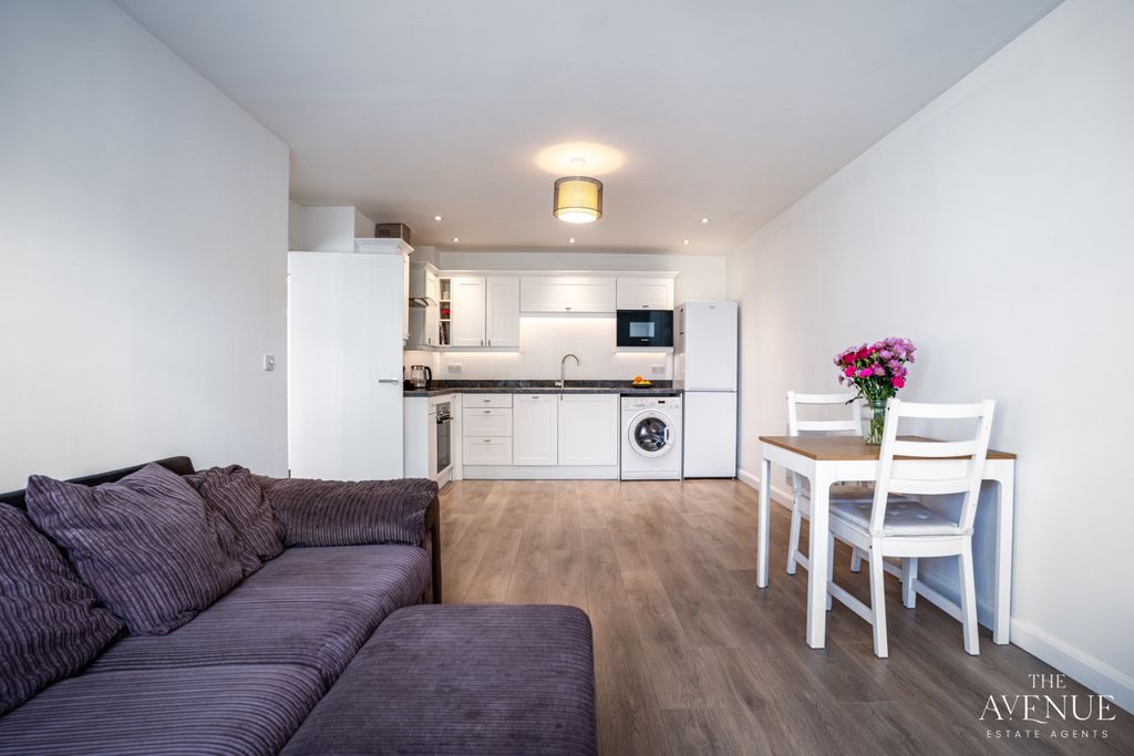 Property photo 2 of 9 5004404