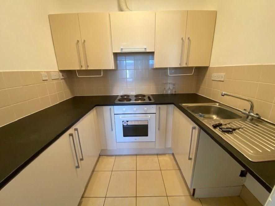 Property photo 2 of 5 Kitchen