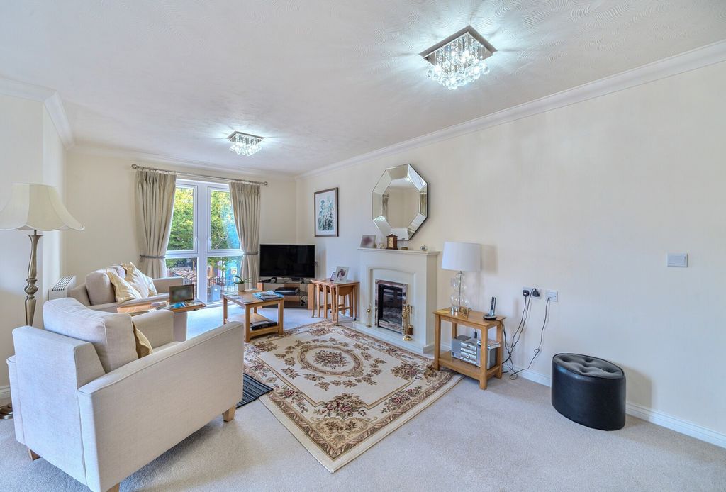 Property photo 3 of 13 1359515-12-68d2Df...