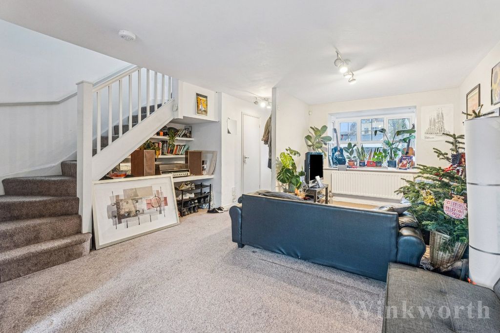 Property photo 2 of 12 Picture No. 17