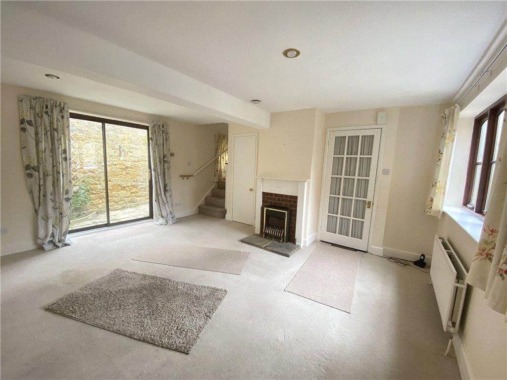 Property photo 3 of 7 Lounge