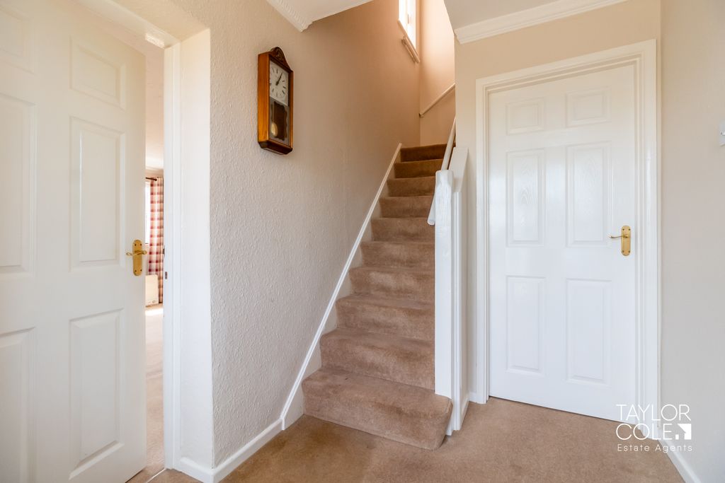 Property photo 2 of 21